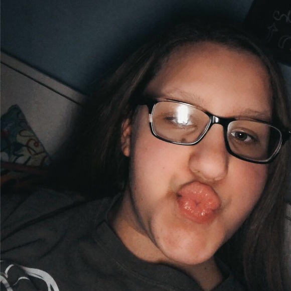 Meet your Posher, Addison - Picture 1 of 1